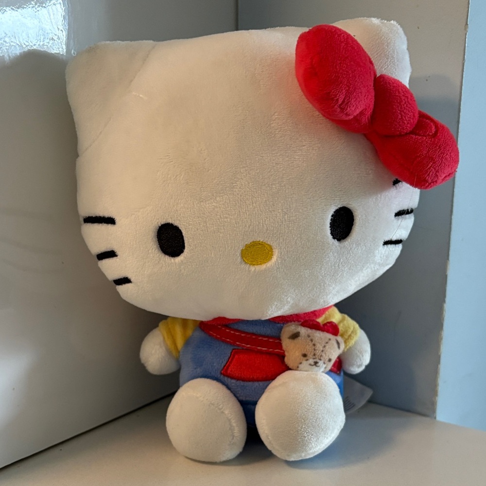 Sanrio Hello Kitty Plush with Tiny Chum